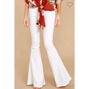 Diggin’ These White Flare Jeans
